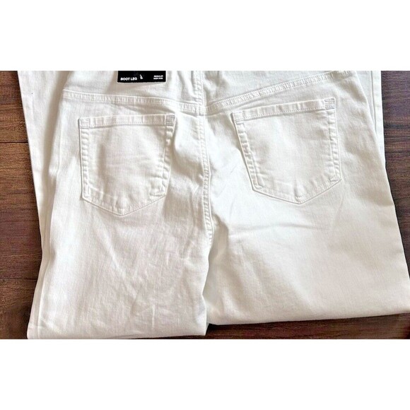 I.n.c. International Concepts Women's Bootcut Pull-on Jeans, Bright White 12 - Picture 4 of 6